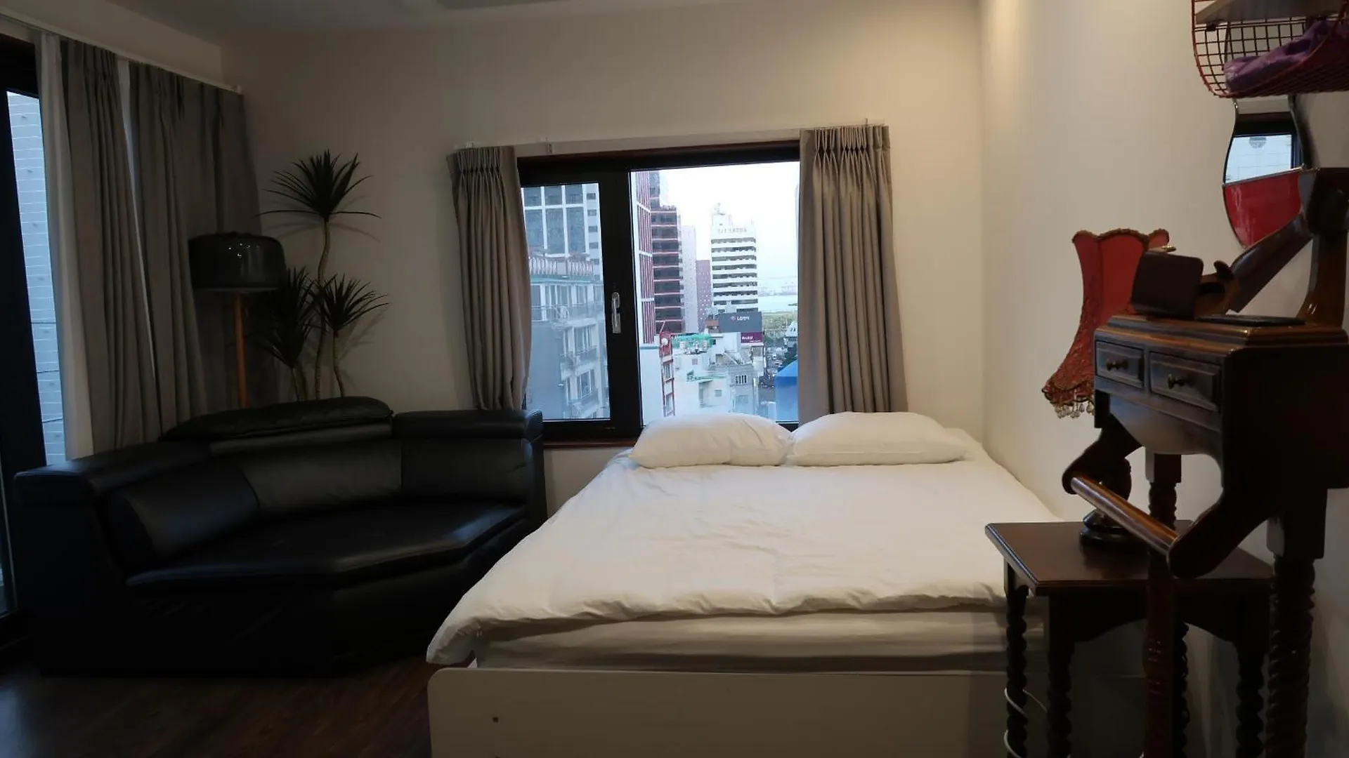 Catnap Guesthouse Busan